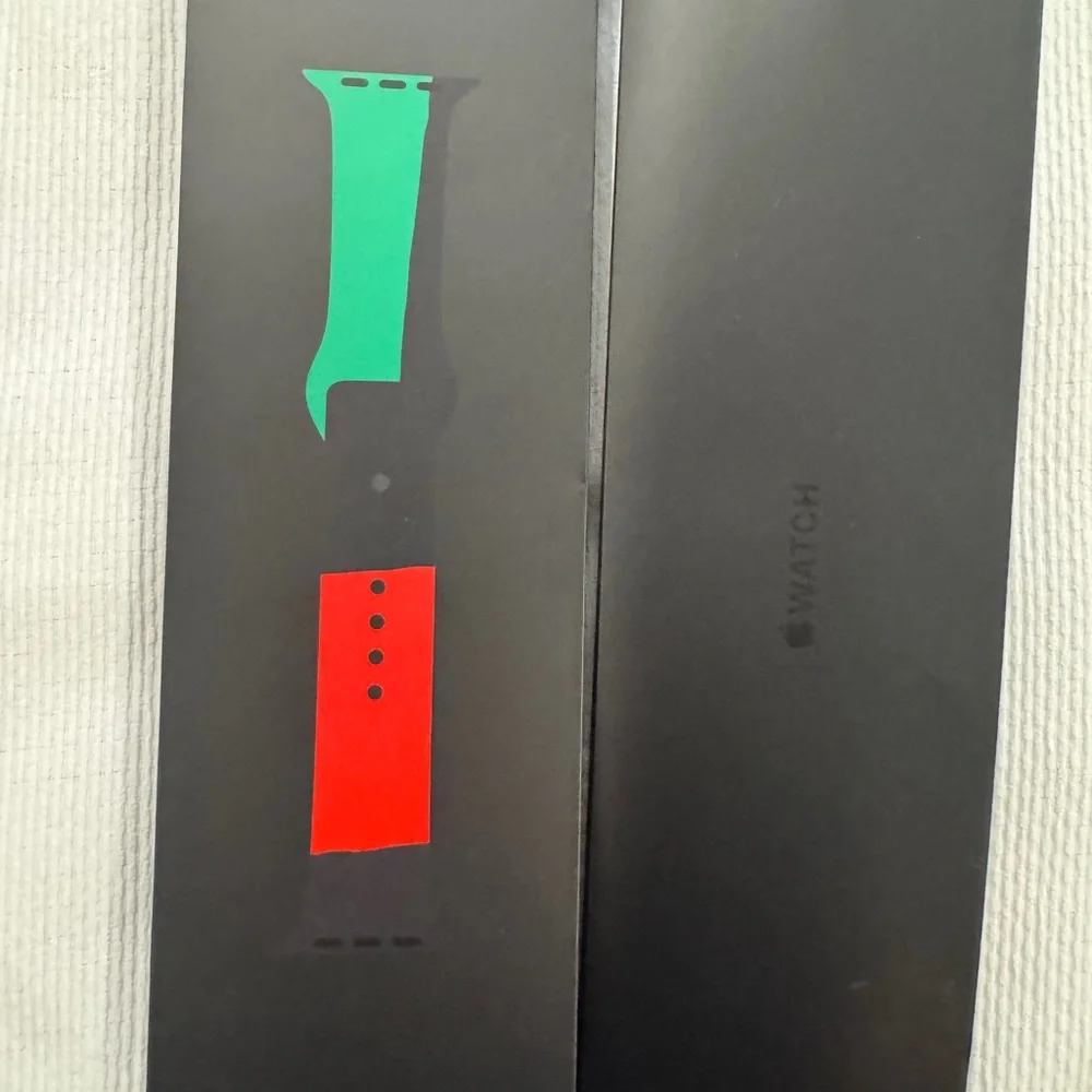 Apple Black and Red Arm & Wristbands for Active Wear